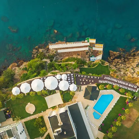 Falcon Hotel-2